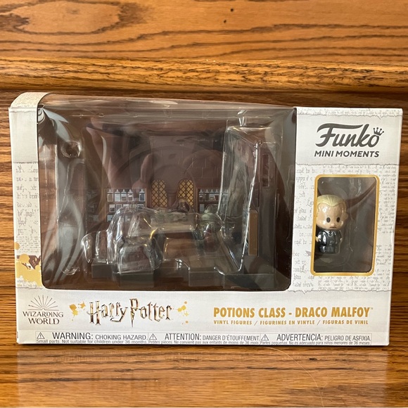 NEW Harry Potter Bundle -Funko Draco Malfoy and Squishmallow Gryffindor Lion - Picture 6 of 10